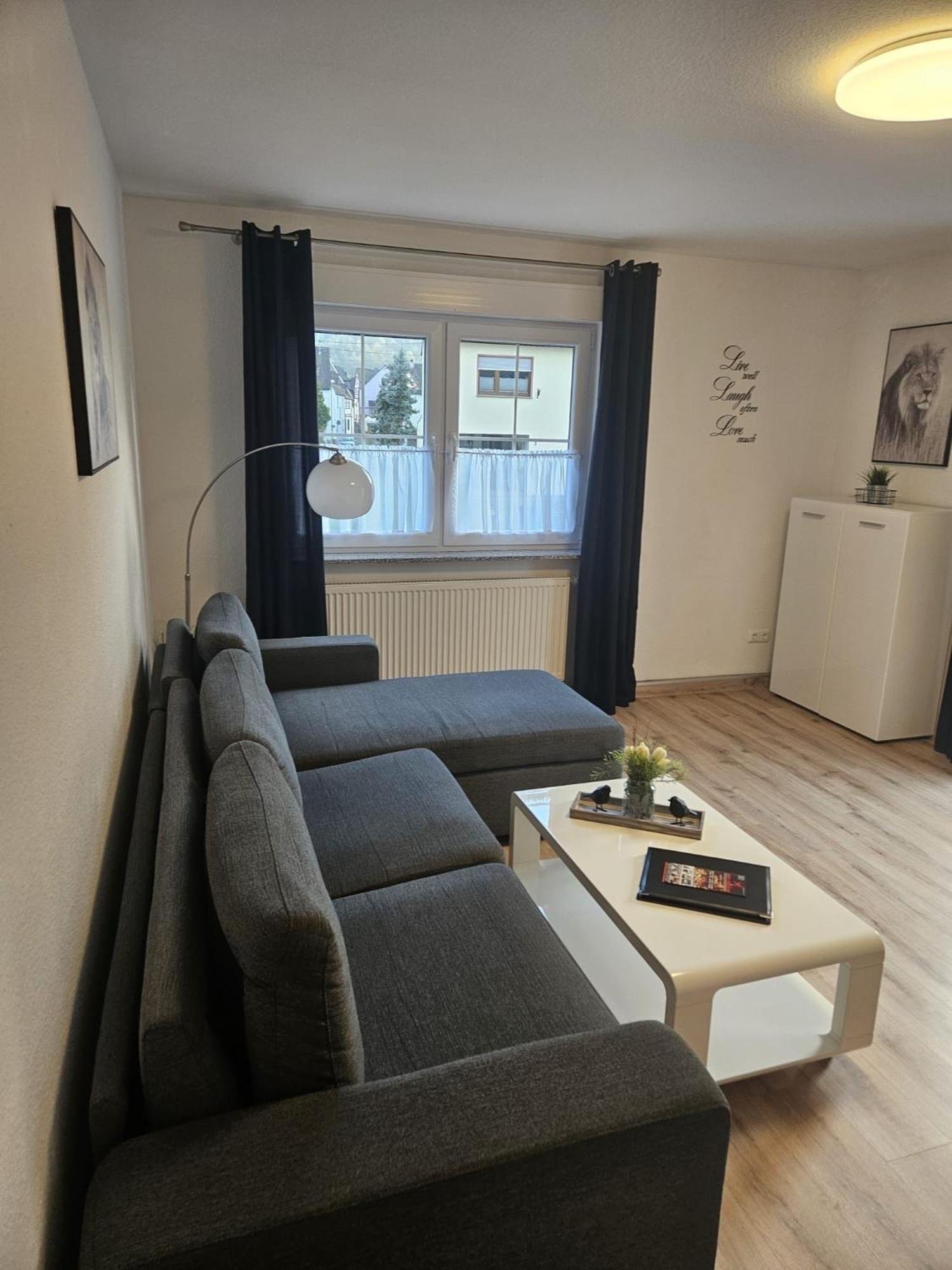 Hakans Moselblick Ferienwohnung Treis-Karden Ngoại thất bức ảnh